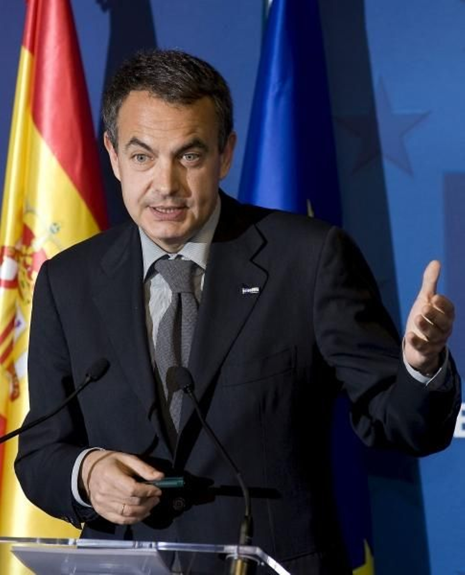 José Luis Rodríguez Zapatero en la rueda de prensa. (Foto: Sergio Barrenechea)