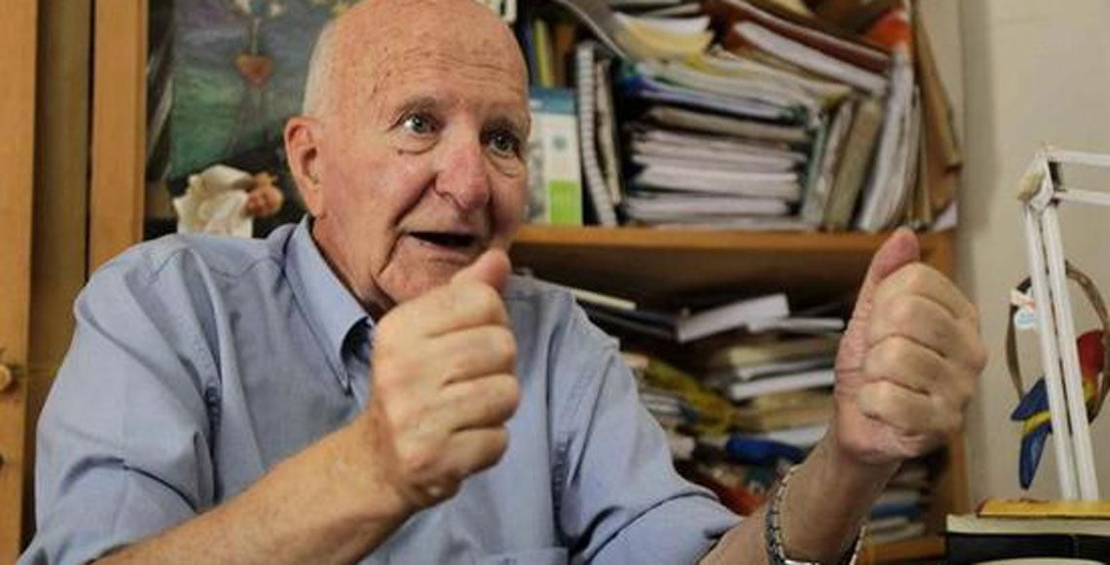 El jesuita y periodista español Francisco Oliva .