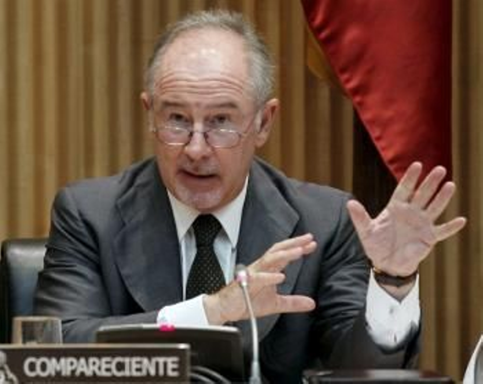El expresidente de Bankia, Rodrigo Rato, durante su comparecencia a petición propia en la Comisión de Economía del Congreso