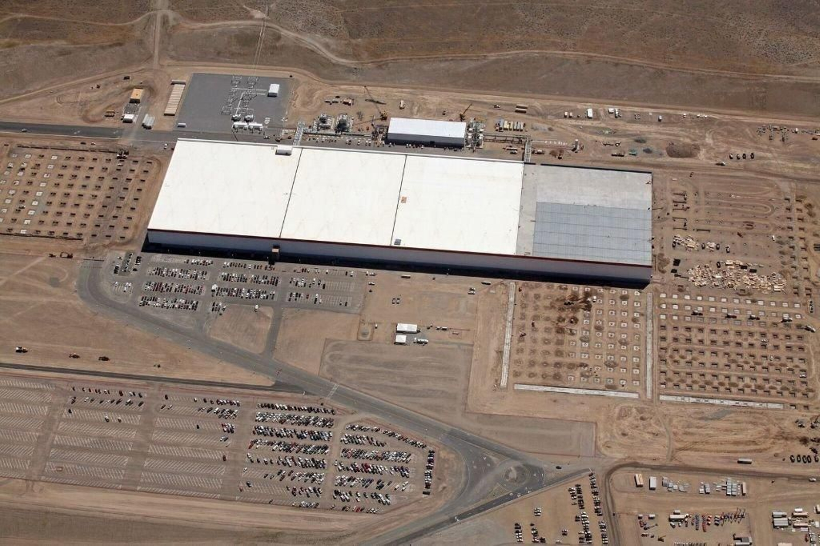 "Gigafactoría" de baterías de Tesla Motors en Nevada que dará empleo a 6.500 personas.