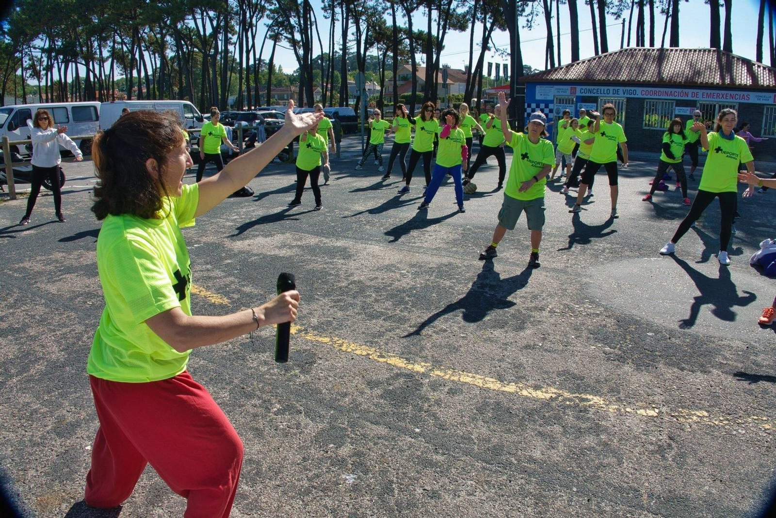 Sesión de taichí de +Deporte Atlántico en Samil.