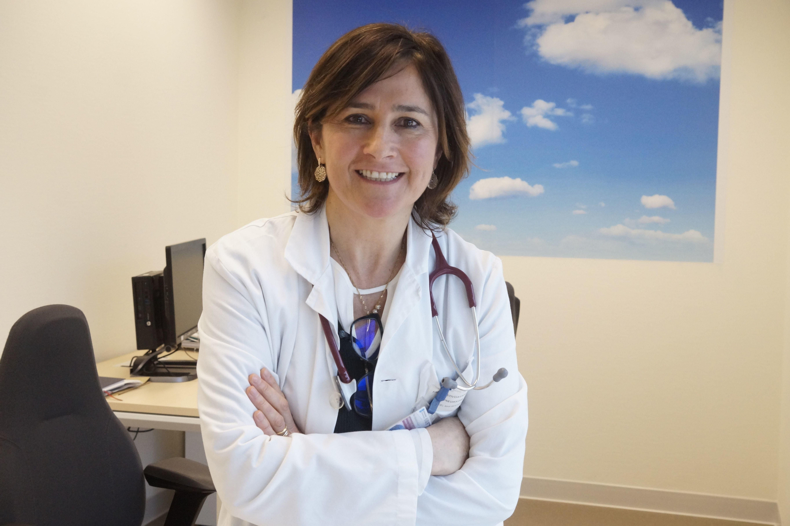 La neumóloga viguesa Mar Mosteiro se ocupa de casos graves de asma.