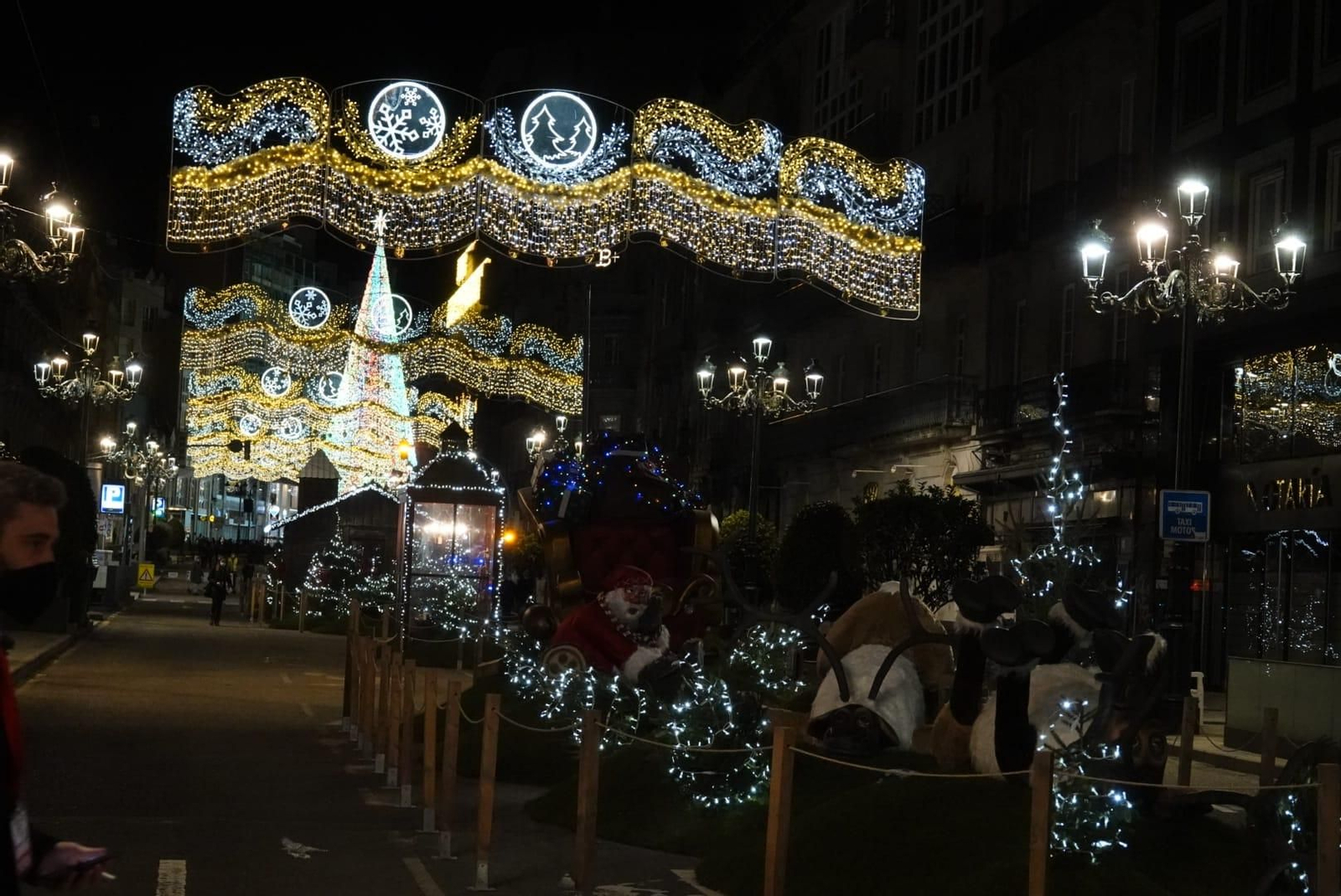 Encendido de las luces de la Navidad en Vigo // Vicente