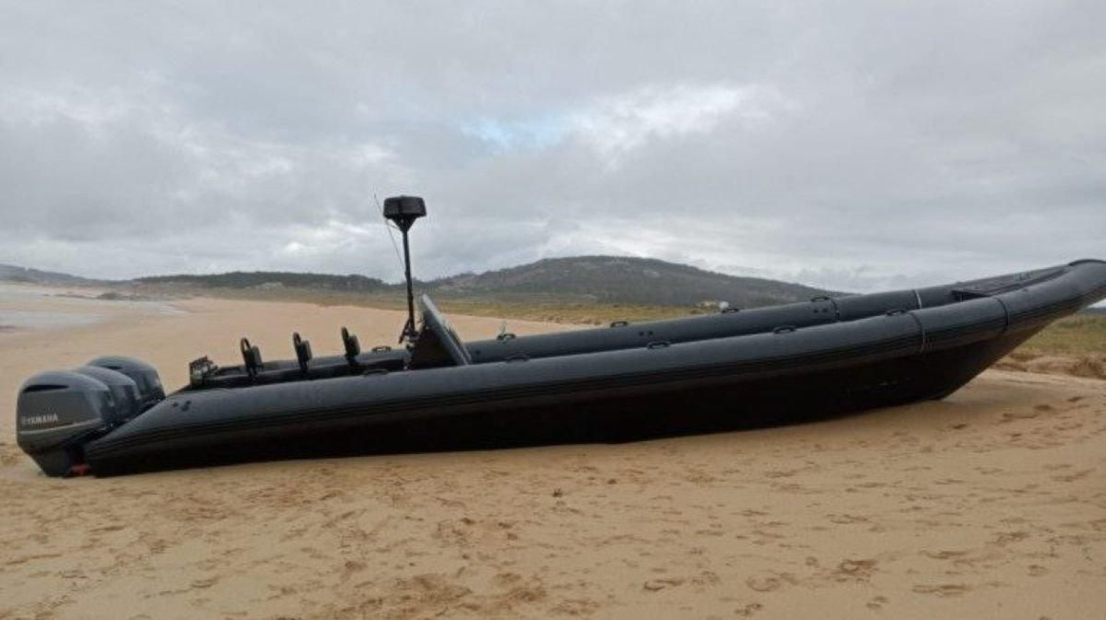 Una de las lanchas halladas en Ribeira el año pasado.