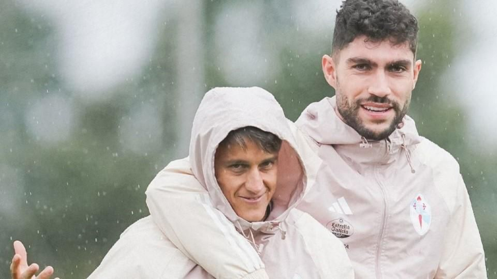 Franco Cervi, con Unai Núñez, en un entrenamiento.