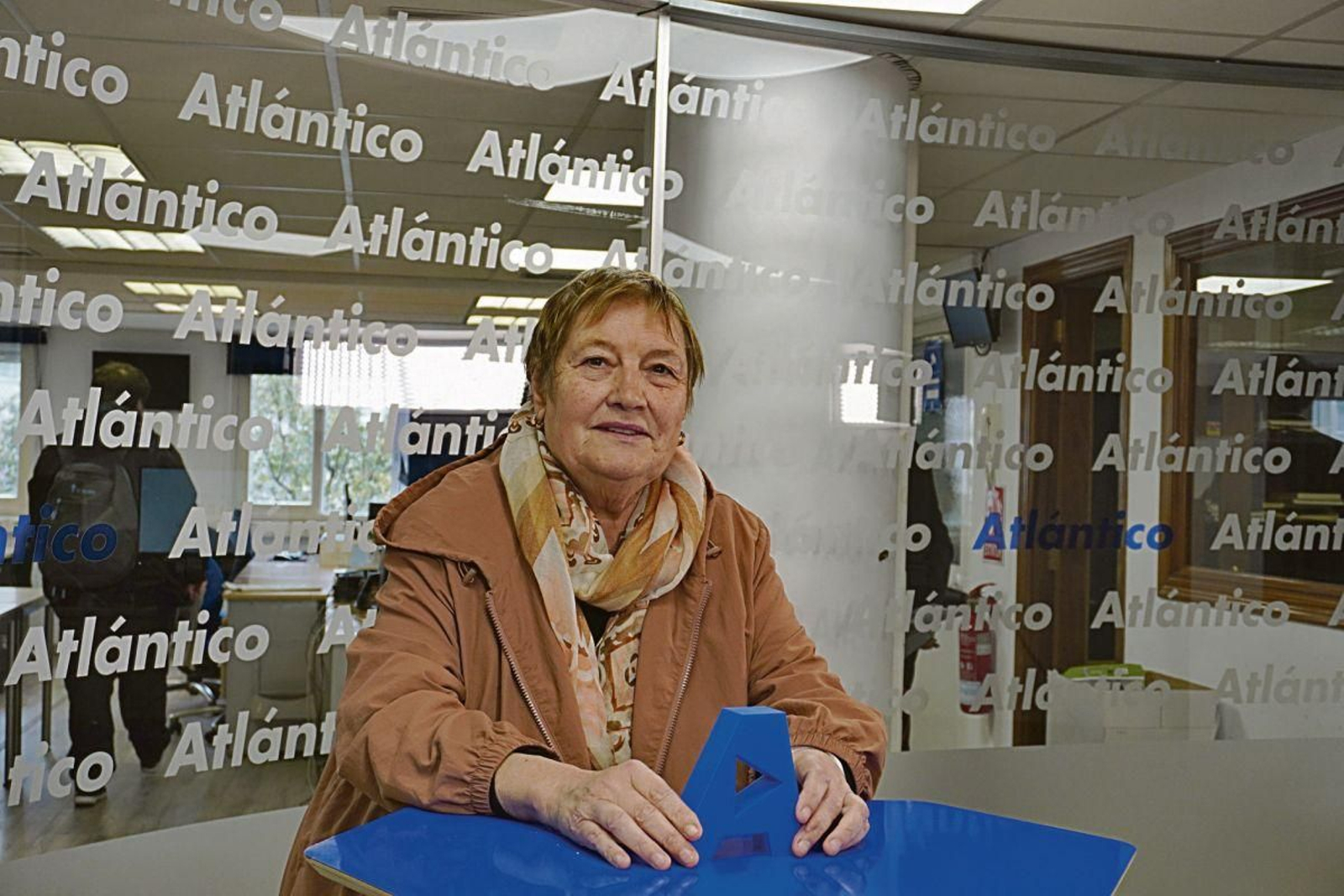 Maite Isla, durante una entrevista en el set de Atlántico TV.