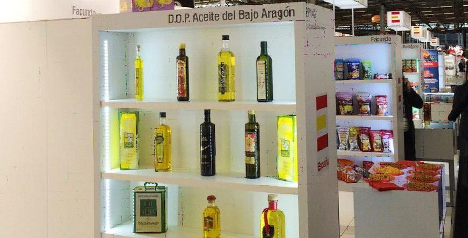 Stand del aceite de oliva virgen del Bajo Aragón en la feria SIAL de París.