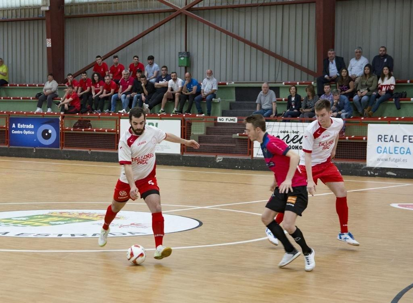 El Talleres ACB de fútbol sala superó al Sala Ourense.