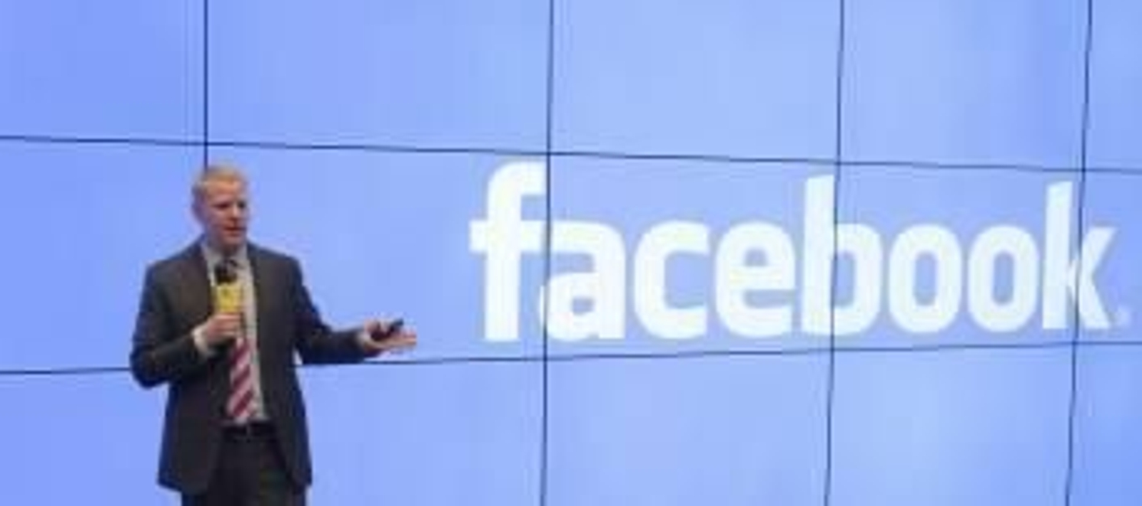 El director de ventas en Facebook, Kevin Colleran, da una clase magistral durante la 5ª Convención Innovadora de Rusia que se celebra en Moscú  (Foto: EFE)