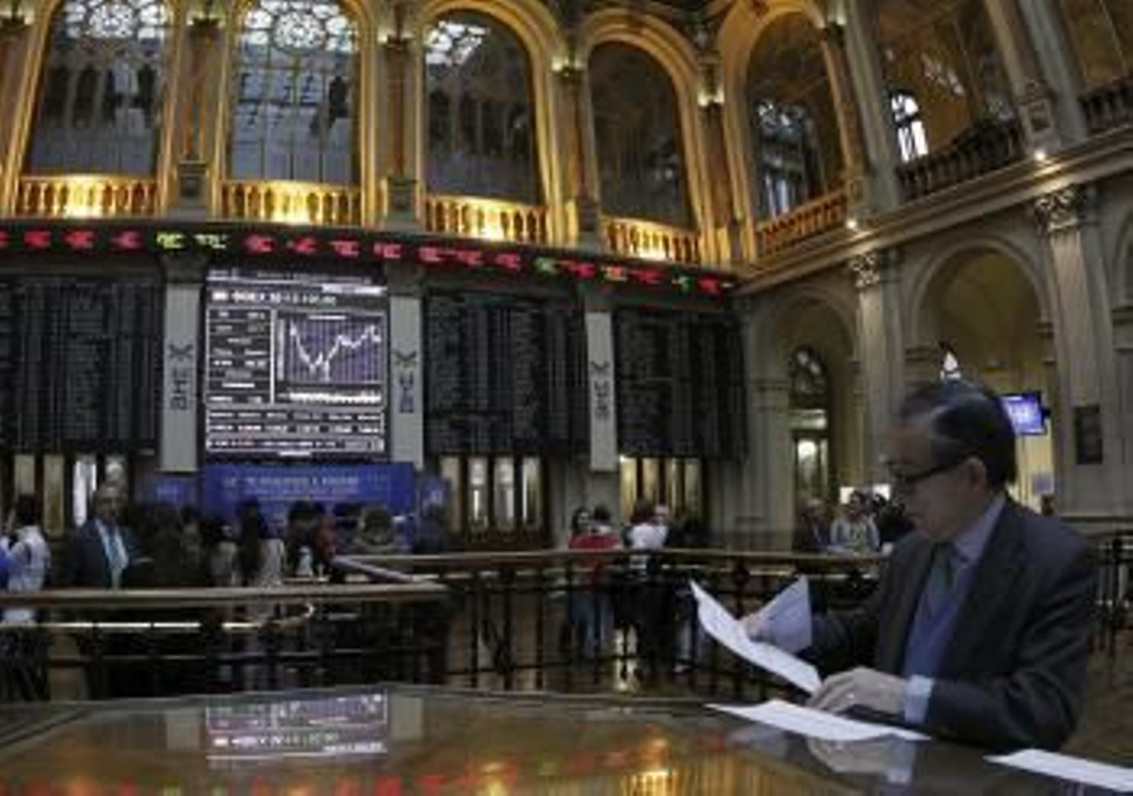 Panel de cotización en la Bolsa de Madrid del Ibex 35 (Foto: EFE)