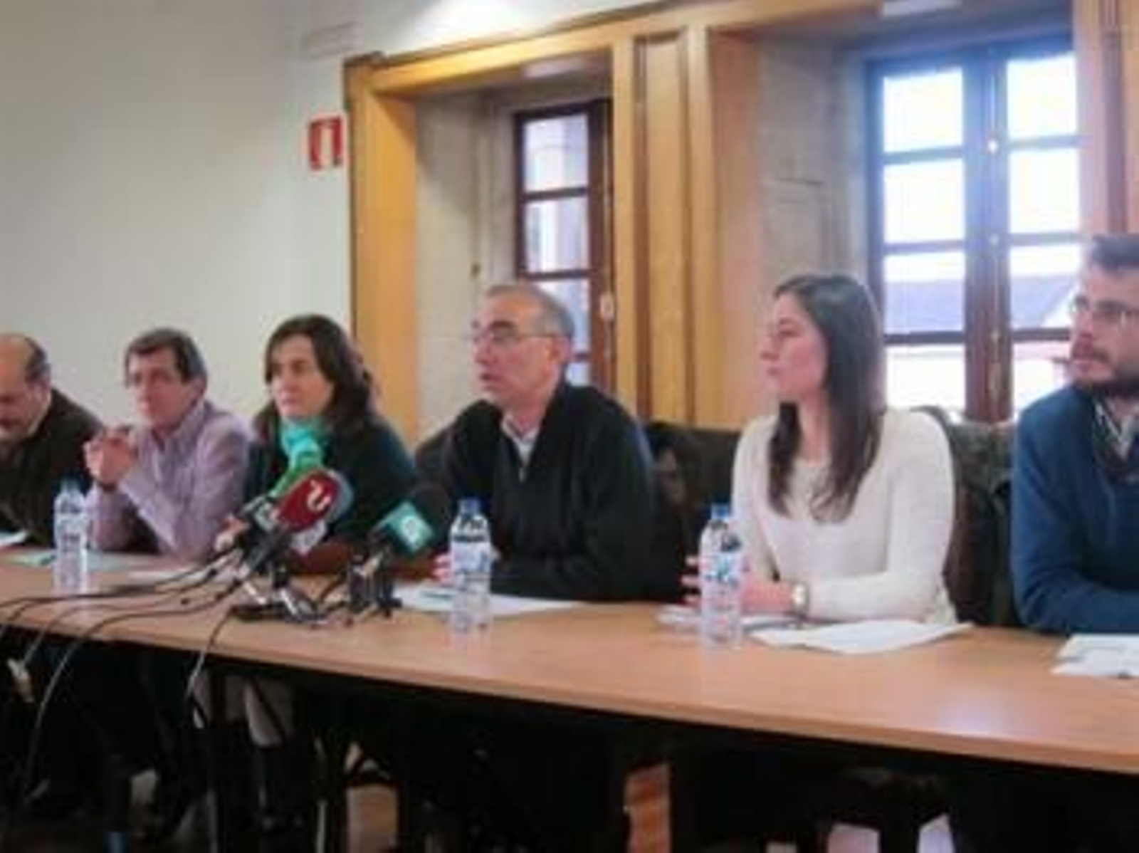 Los seis concejales del PP de Ames que han abandonado sus responsabilidades de gobierno.