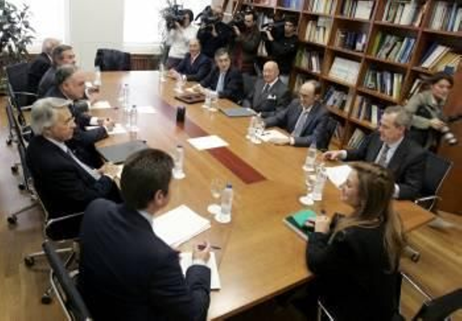 Directivos de ambas entidades, durante una reunión celebrada la pasada semana.