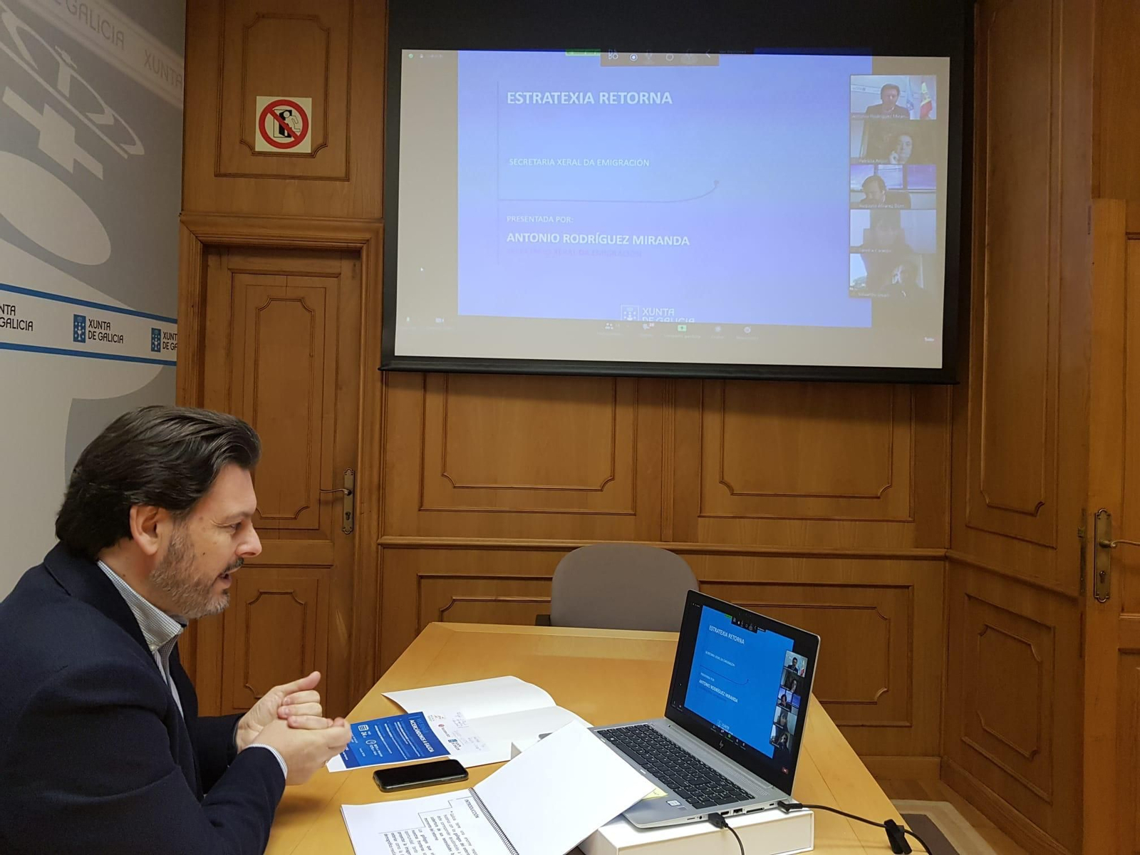 El secretario xeral da Emigración, durante el foro