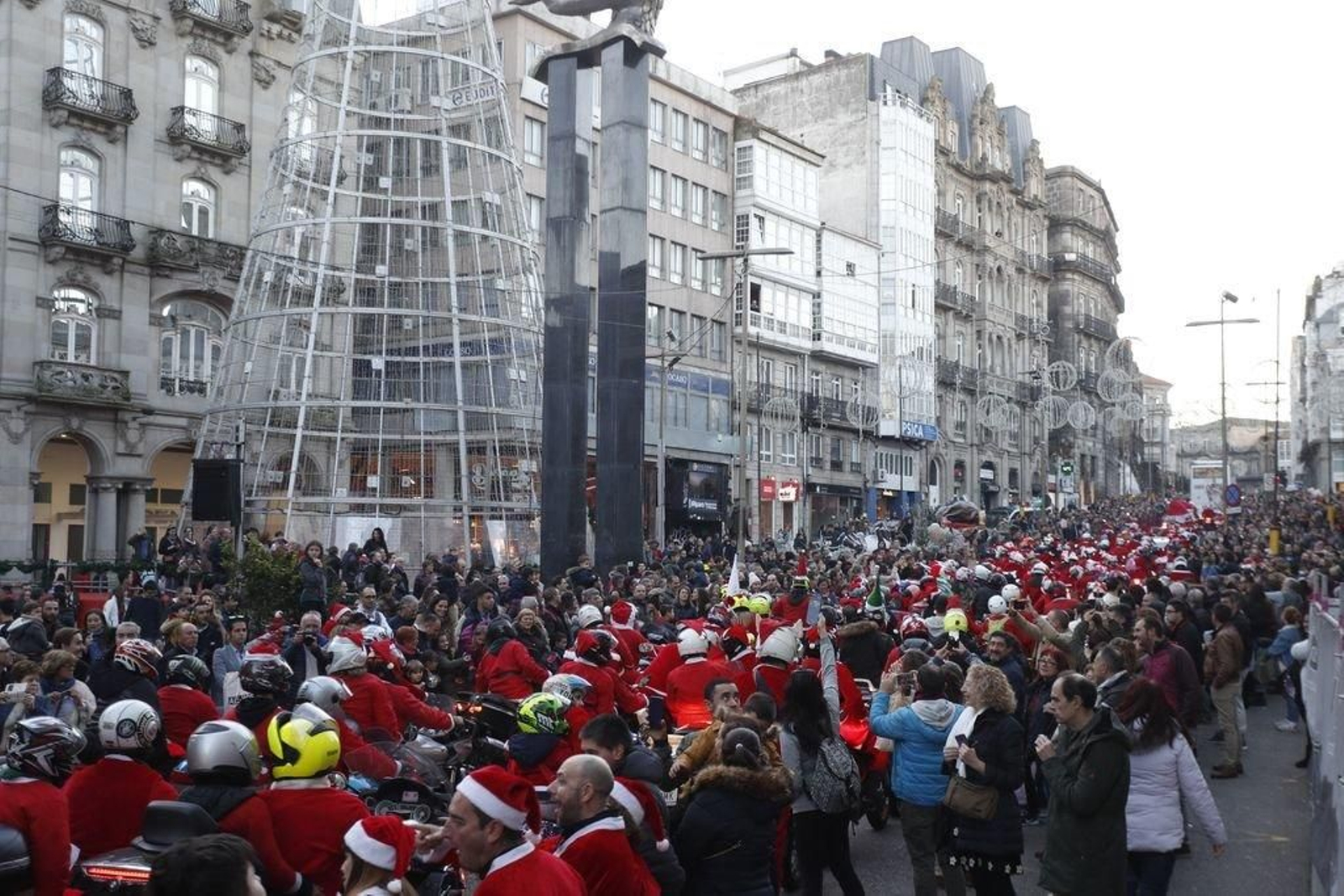 La papanoelada motera toma las calles de Vigo 68