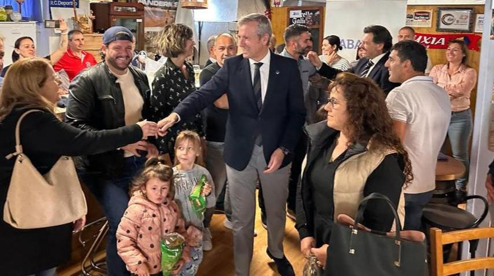 El presidente gallego destaca que la Estrategia Galicia Retorna incluye un centenar de medidas laborales, familiares y sociales para fomentar la vuelta de 30.000 gallegos del exterior