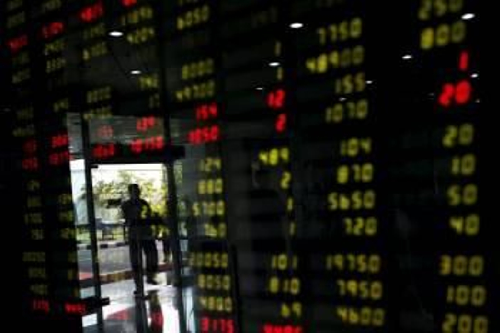 Panel con las cotizaciones de bolsa. (Foto: N.E.)