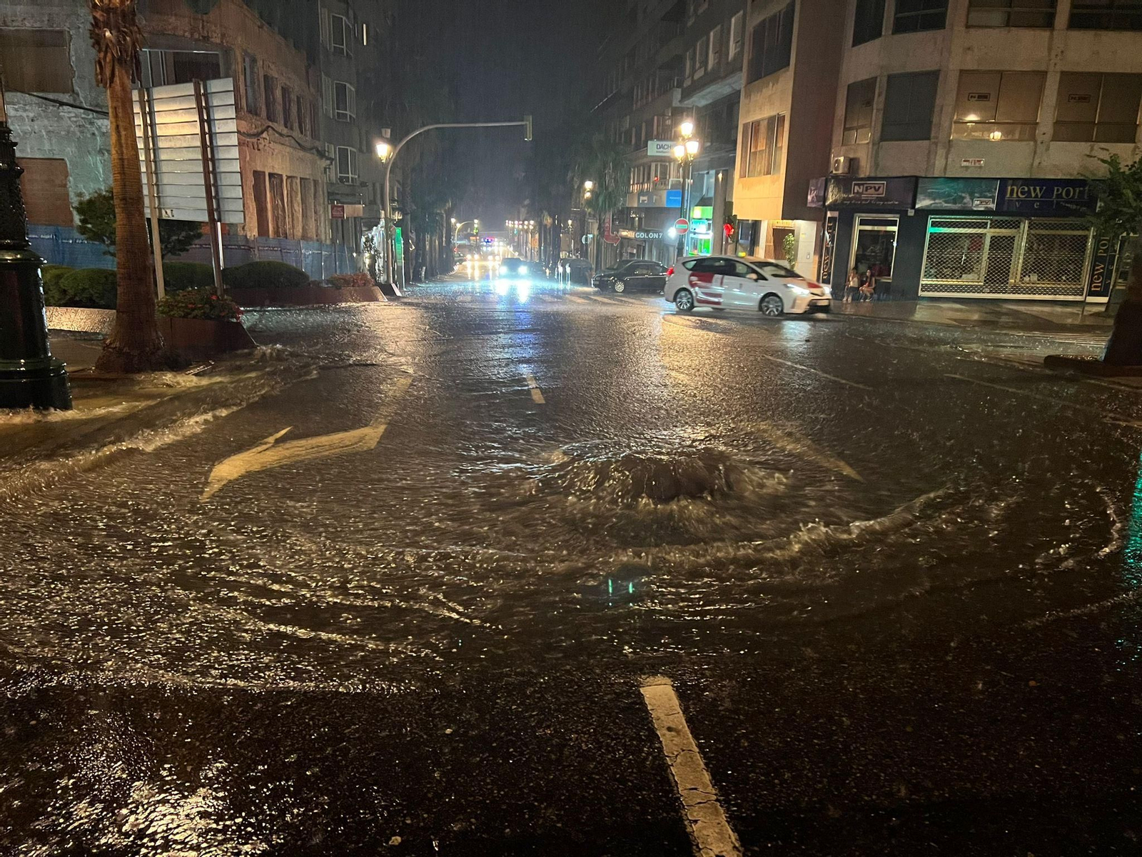 Inundaciones por la fuerte tormenta en Vigo. // Alberte