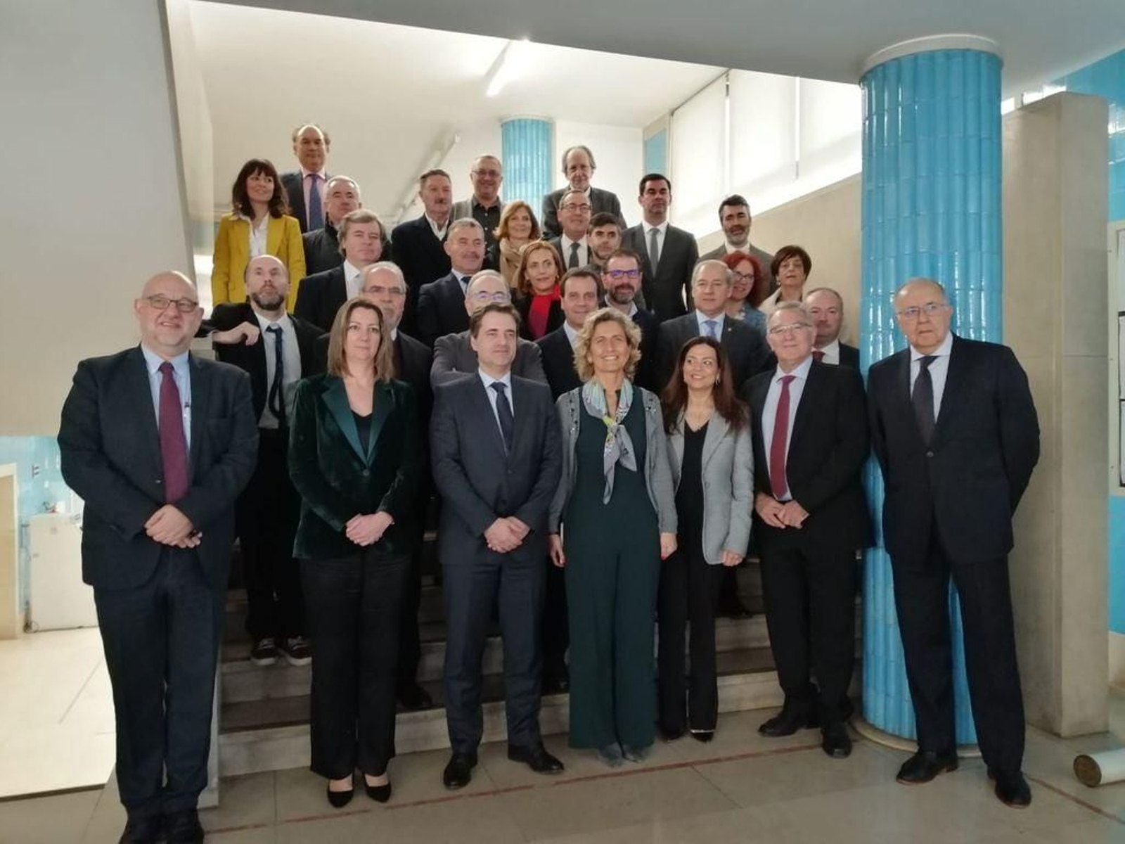 Foto de familia de la asamblea general del Eixo Atlántico, celebrada ayer en Matoshinos.