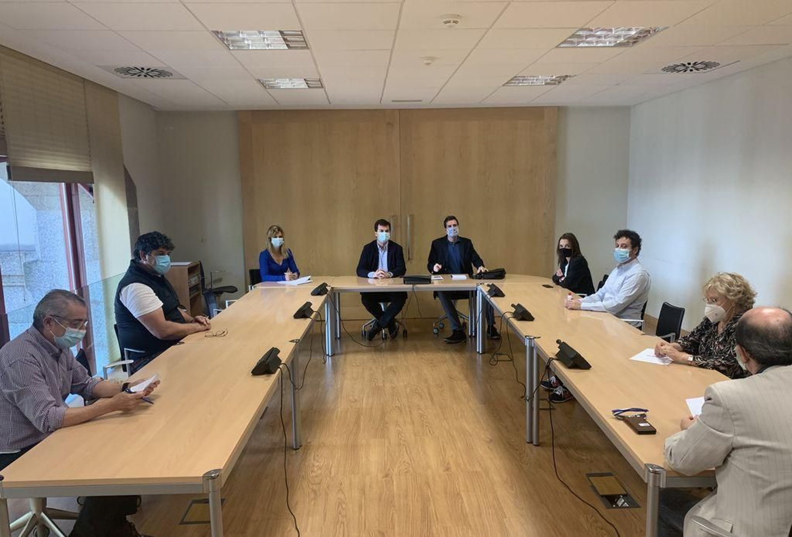 Una delegación del Grupo Parlamentario Socialista se reúne con la directiva de REDE.