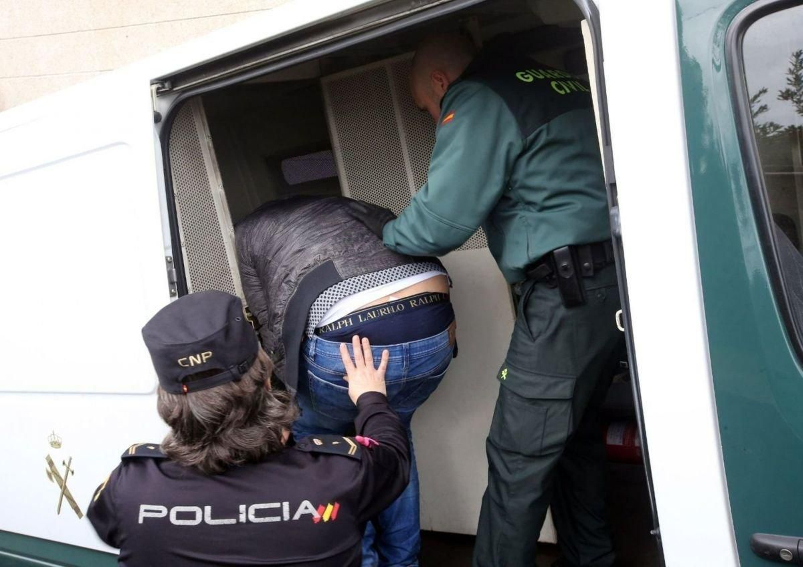 Imagen del ingreso a prisión de uno de los detenidos en Vigo en 2017.