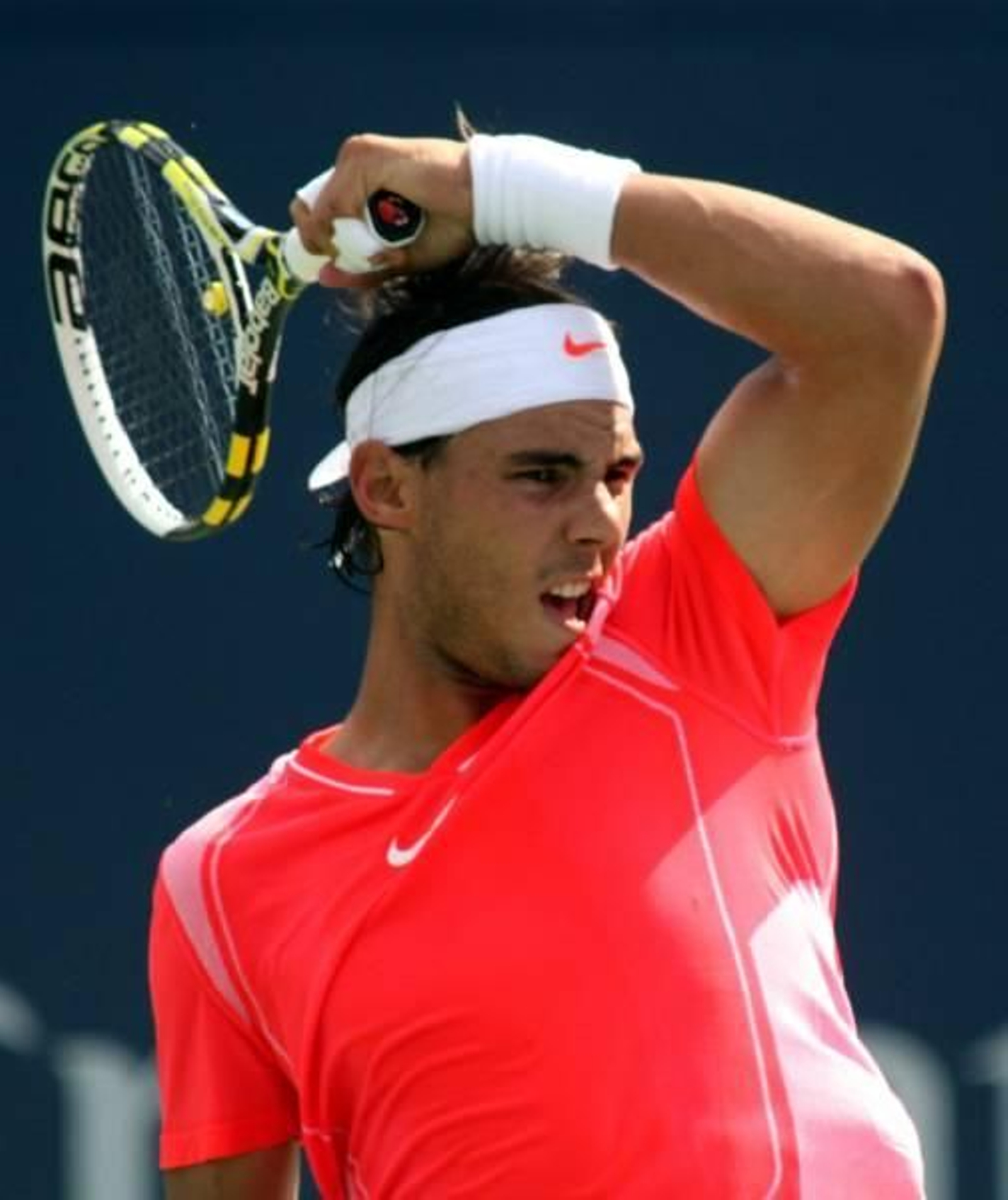 n Rafa Nadal tuvo que sufrir para sacar adelante el partido. EFE