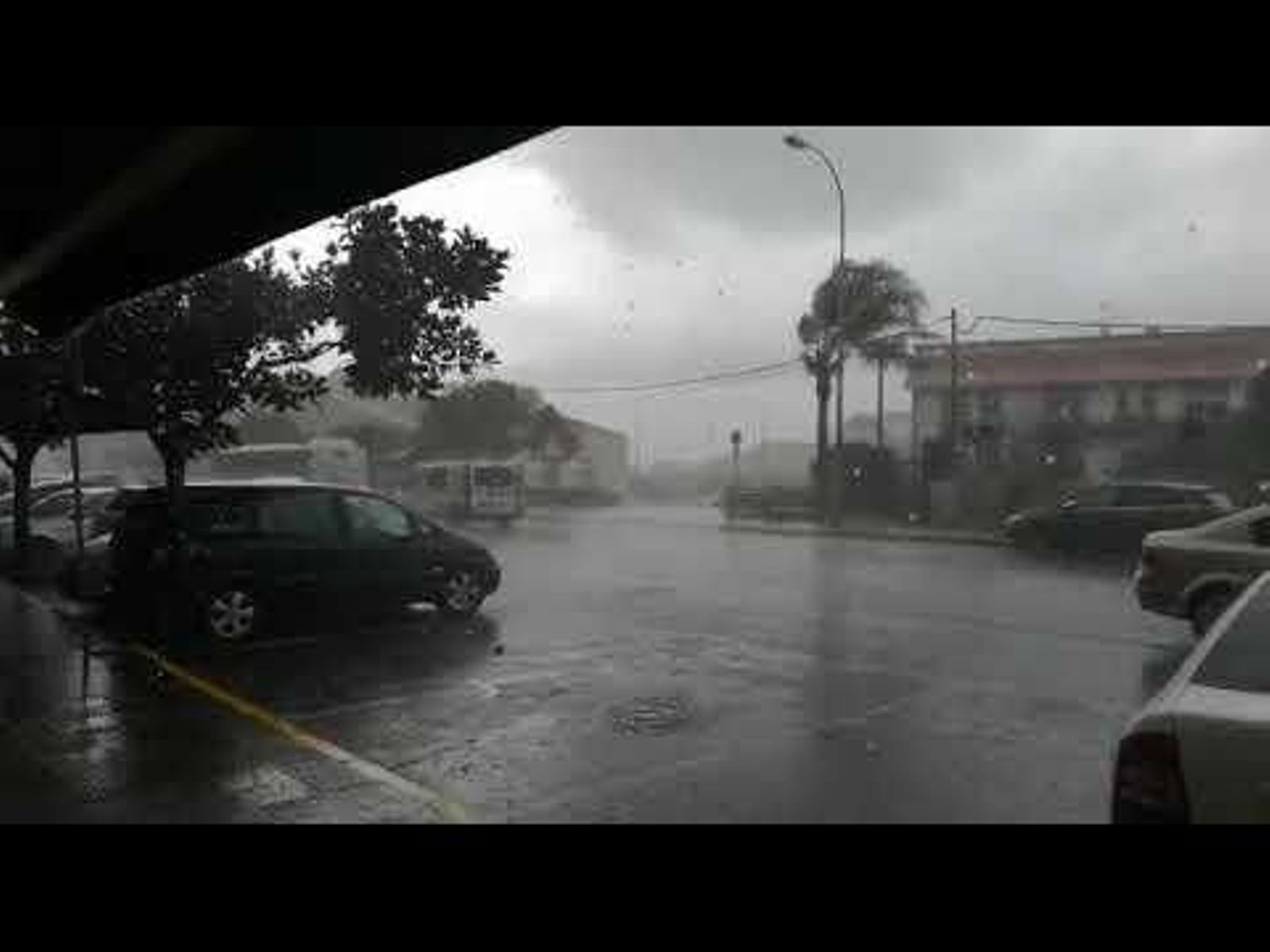 El temporal `Laura` registra 17 litros por metro cuadrado en una hora en Vigo