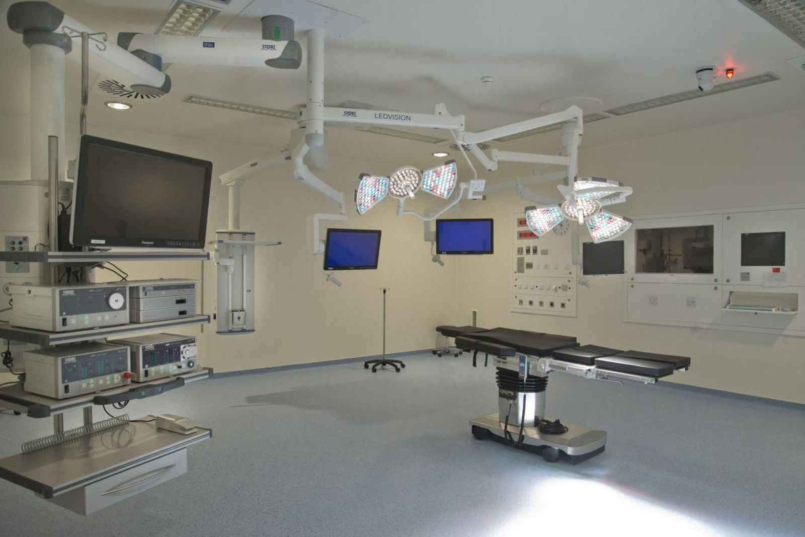 El rendimiento quirúrgico del Complejo Vigués roza el 76% y el uso de los quirófanos se cifra en el 54,80%.