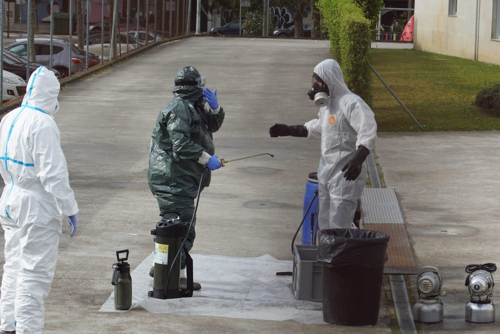 La Brilat desinfecta la residencia de Barreiro // Vicente