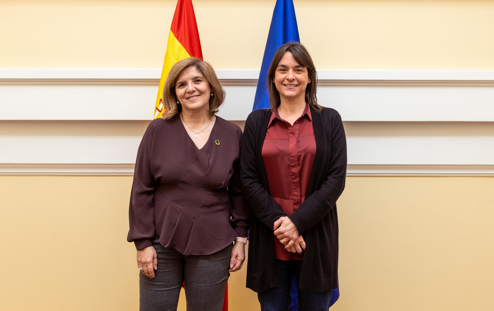 La secretaria de Estado de Migraciones, Pilar Cancela, y la vicepresidenta de Navarra, Begoña Alfaro durante su reunión en Madrid.