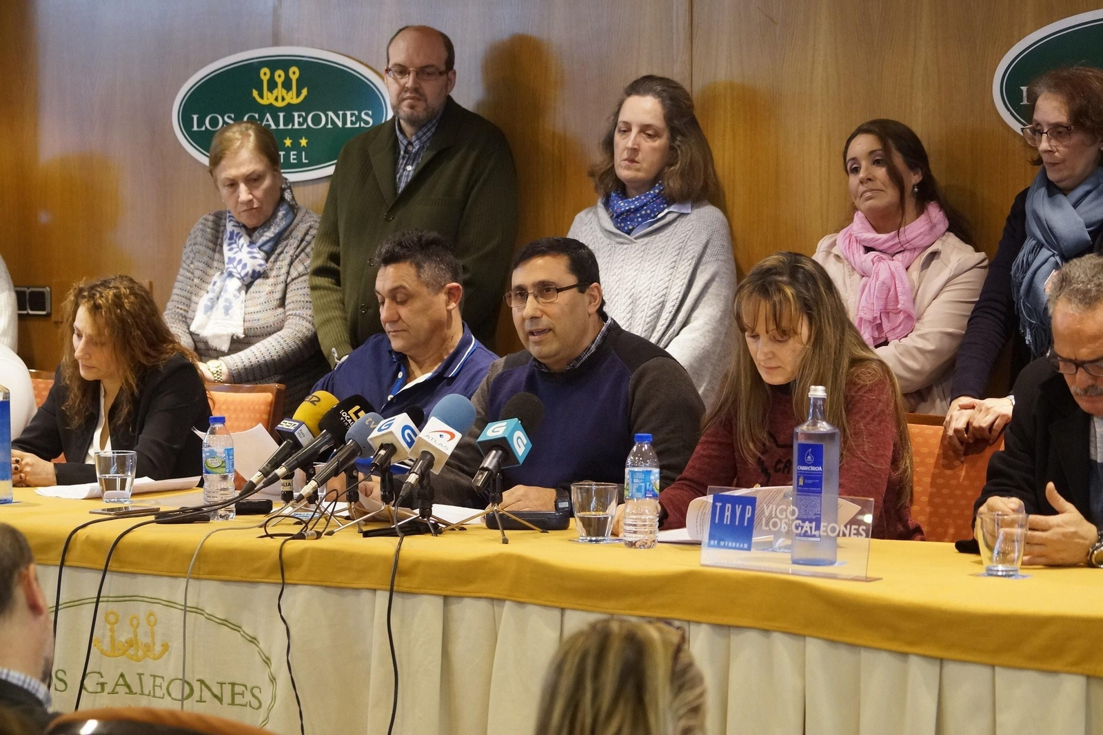 Antiguos miembros de la Orden y Mandato de San Miguel durante la comparecencia de ayer.