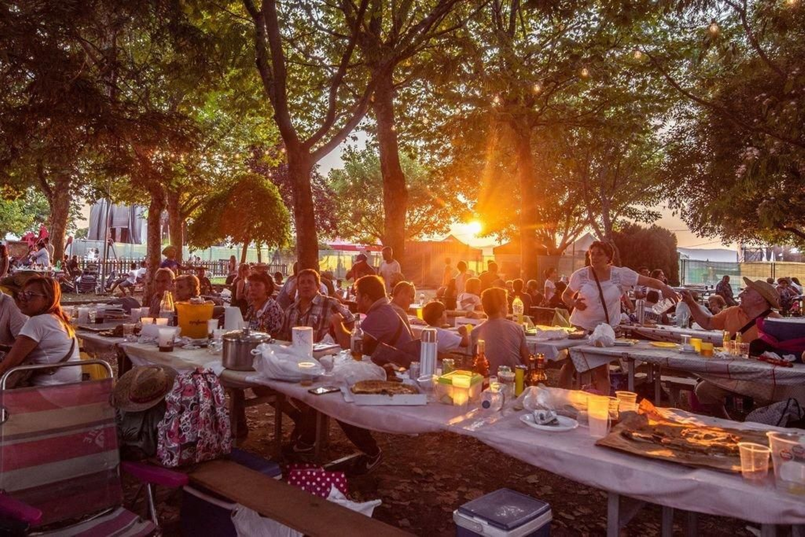 El parque de Doña Concha acogerá la feria y la comida popular.
