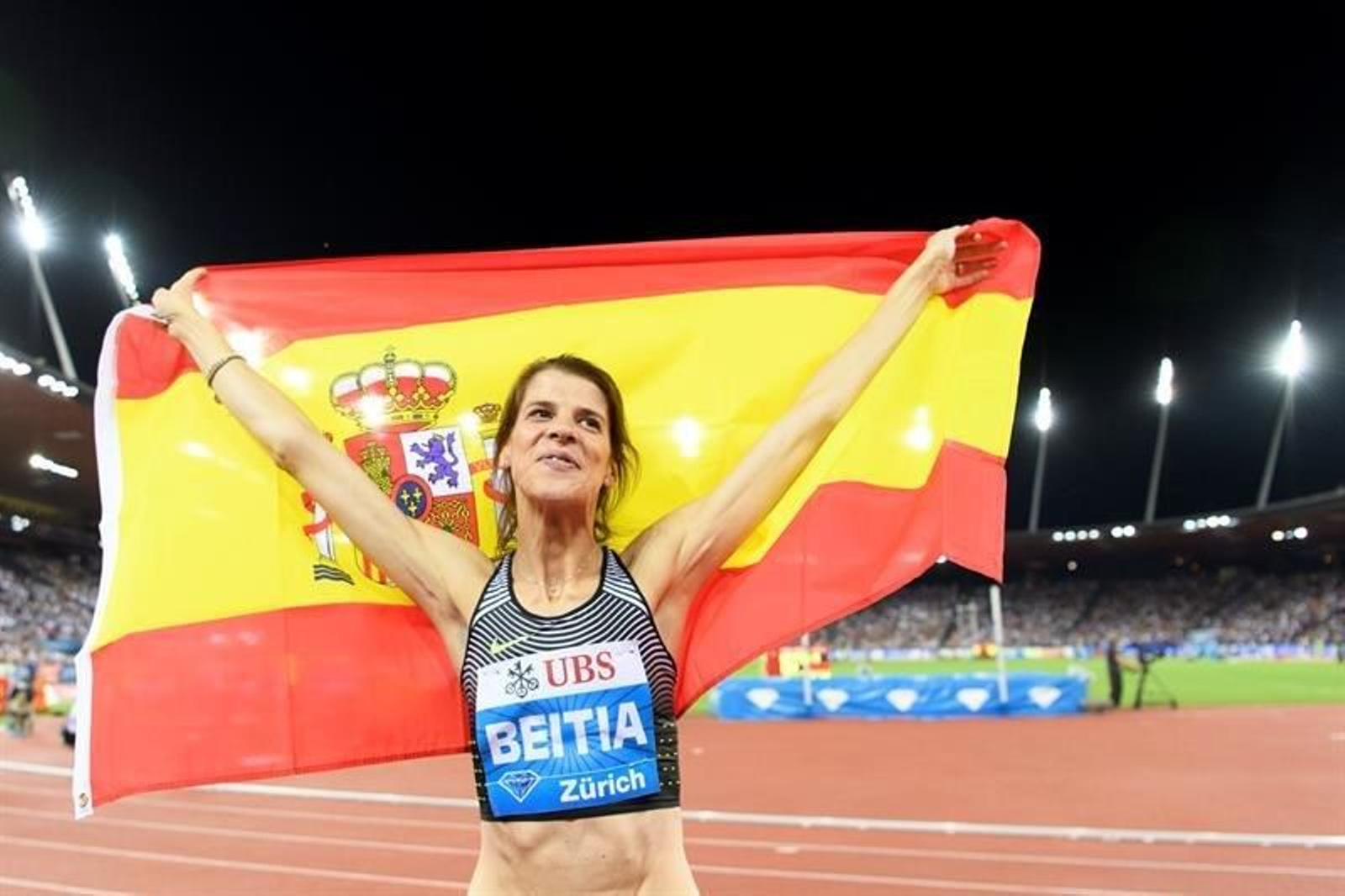 La española Ruth Beitia celebra tras su prueba de salto alto