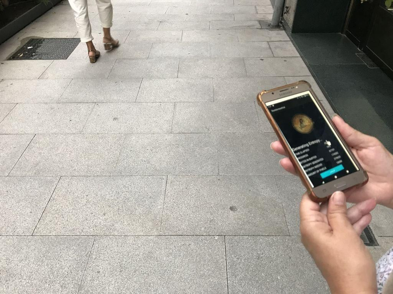 La aplicación Randonautica en móvil elige coordenadas supuestamente aleatorias.