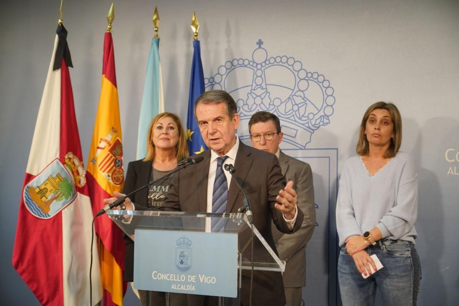 Caballero, ayer en rueda de prensa, junto a Yolanda Aguiar, Carlos Font y Patricia Rodríguez.