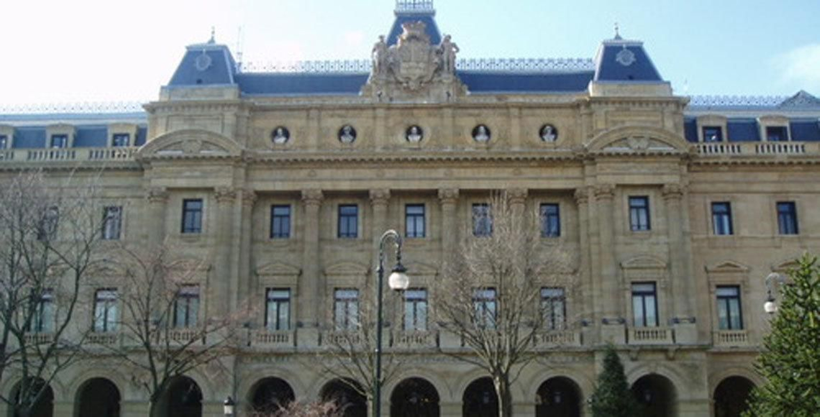 La Diputación de Guipúzkoa quiere salir la paso de las crecientes declaraciones racistas.