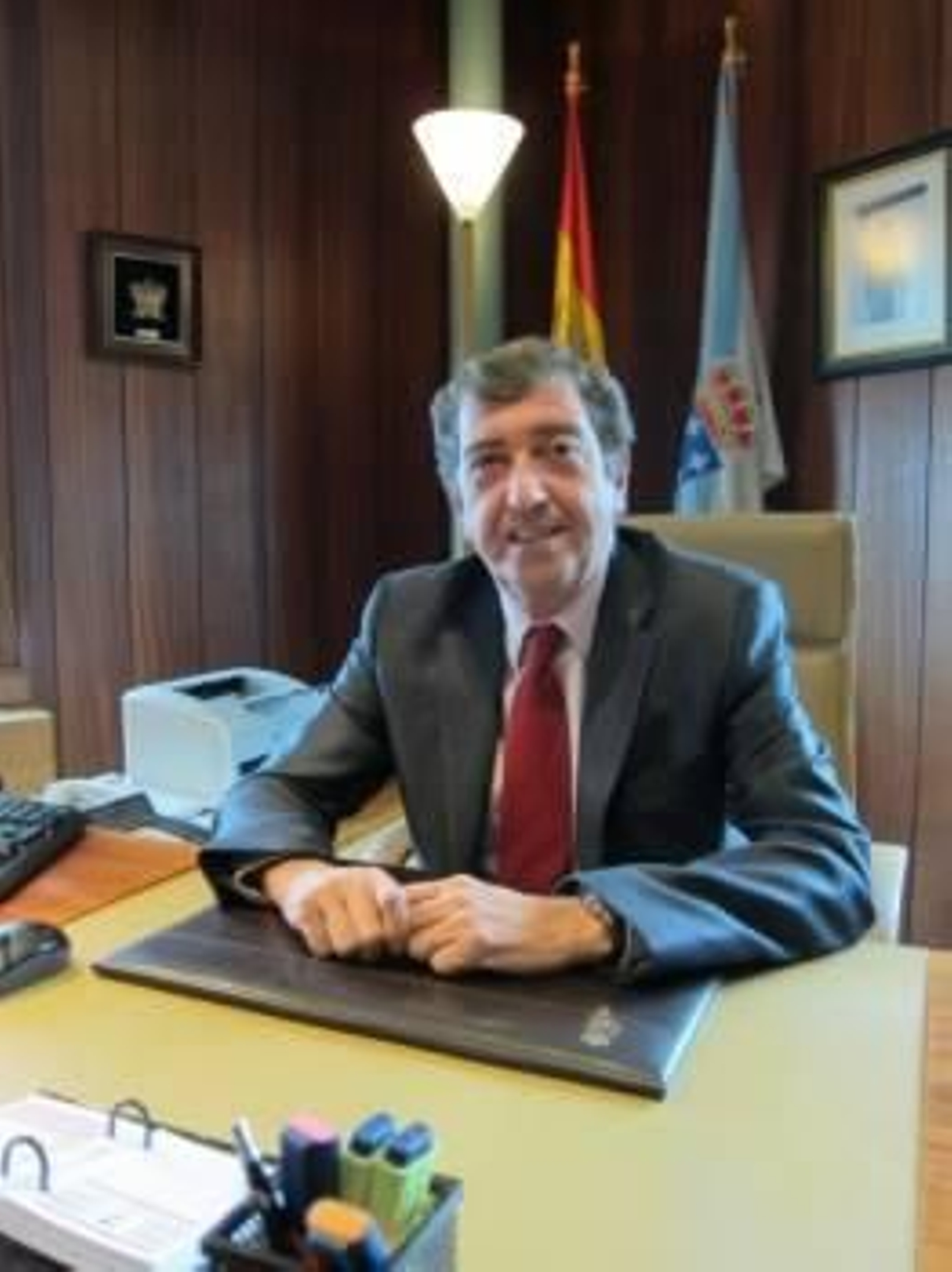 Benigno López, Valedor do Povo, que ayer entregó el informe de la Institución relativo a 2011. (Foto: ARCHIVO)