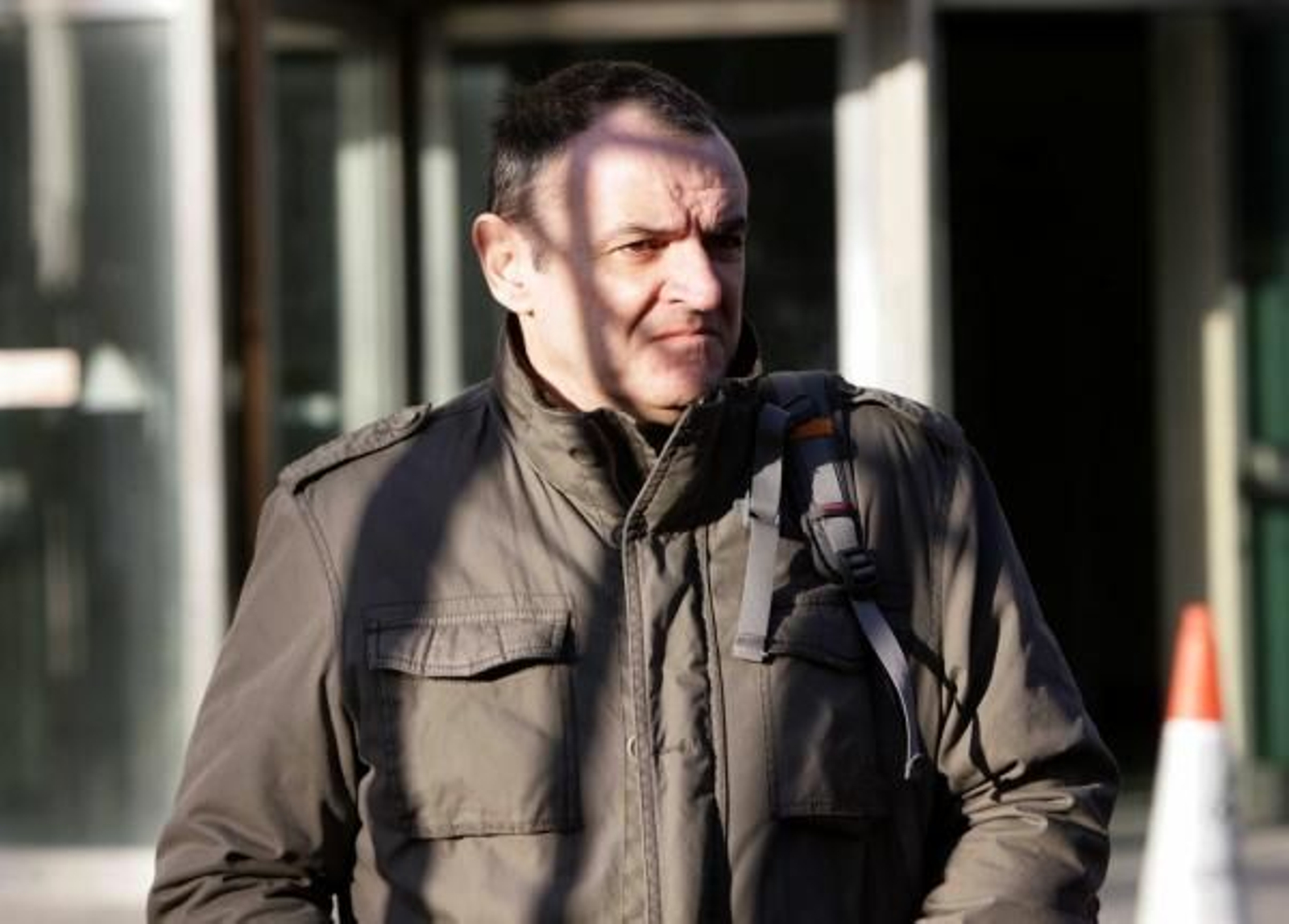 Iñaki de Juana Chaos, a su llegada al juzgado en Belfast.