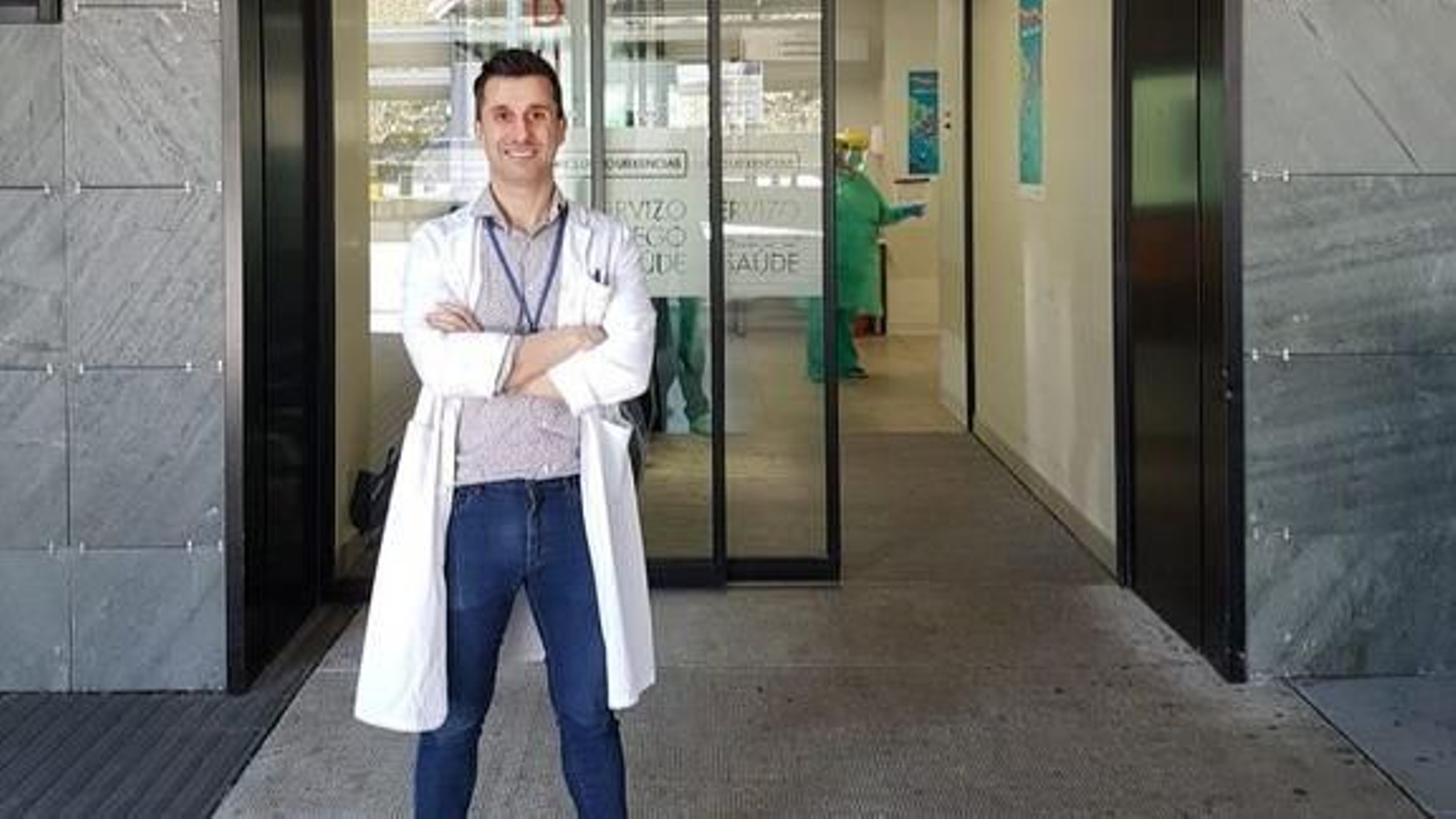 El jefe del servicio de Urgencias del Cunqueiro, Ángel Pichel, ante las urgencias respiratorias.