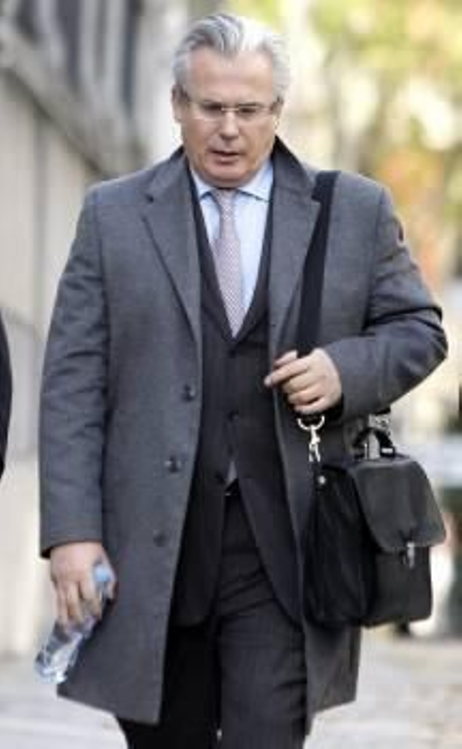 Imagen de archivo que muestra al Juez Baltasar Garzón a su llegada a los tribunales (Foto: JUAN CARLOS HIDALGO)