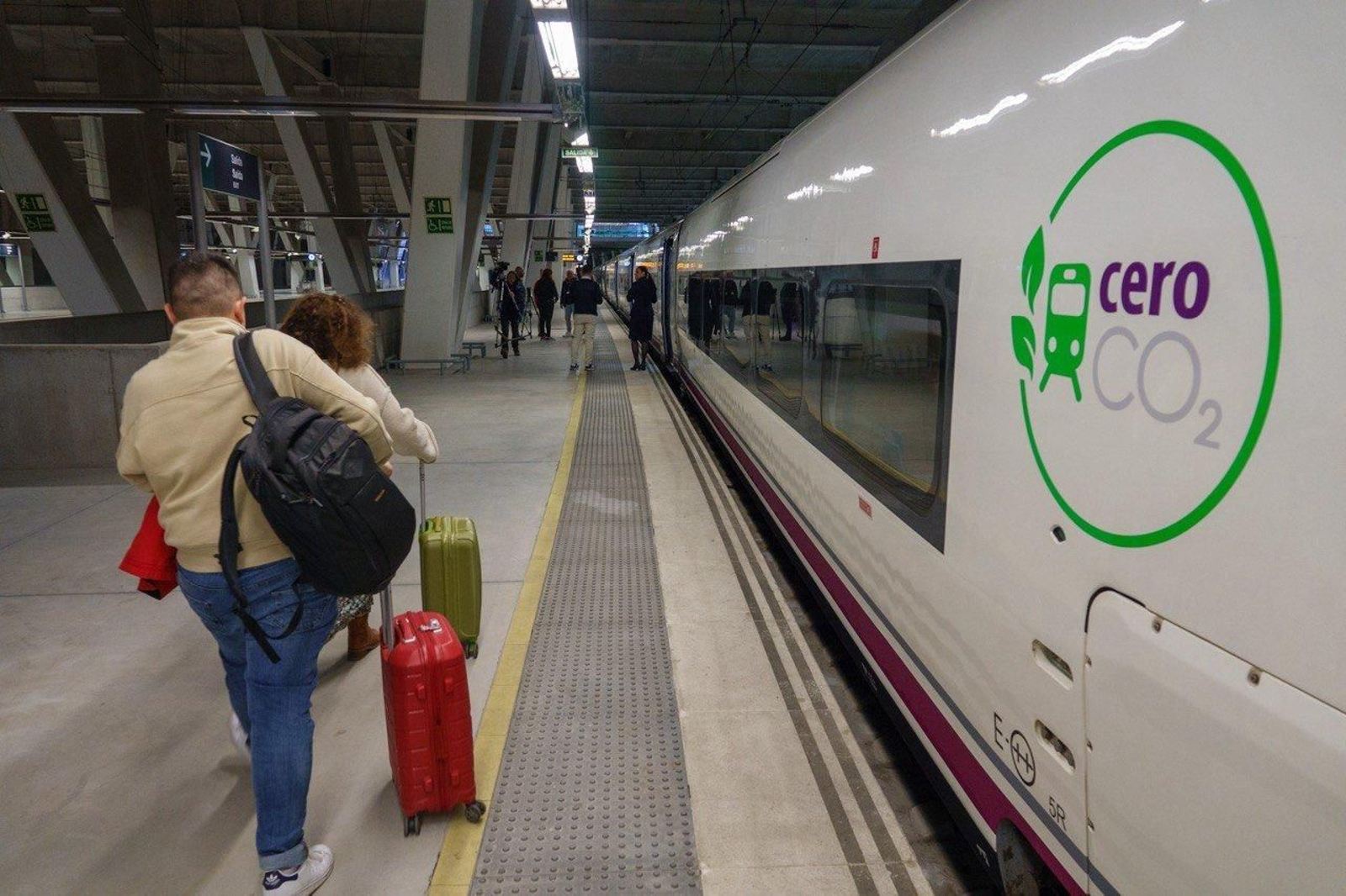 El tren Avril estacionado en Urzaiz-Vigo.