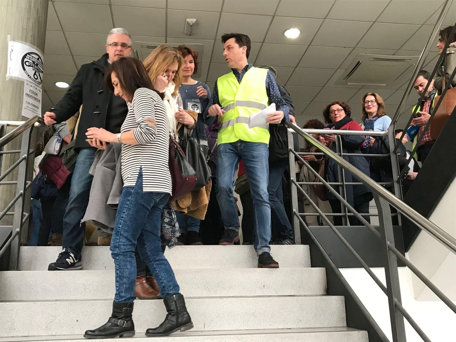 Piquetes informativos durante su recorrido esta semana por los juzgados de Vigo.