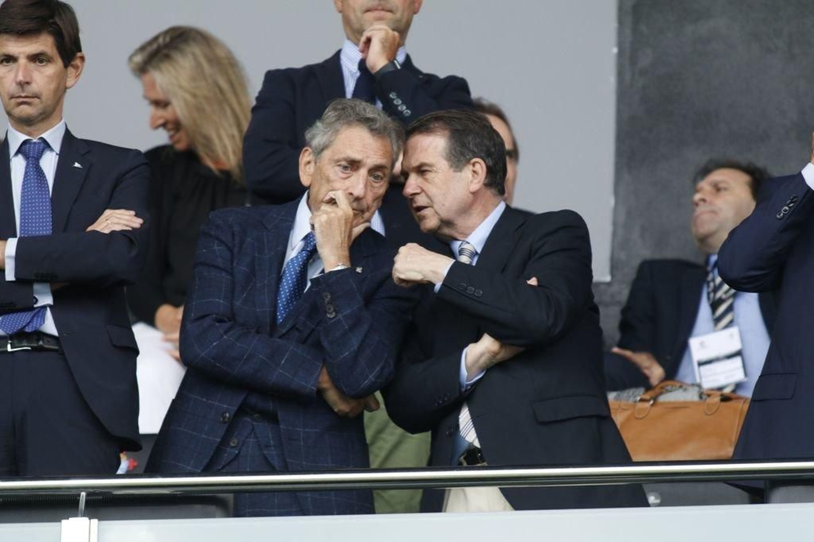 Carlos Mouriño y Abel Caballero conversan en el palco de Balaídos en un partido de esta temporada.