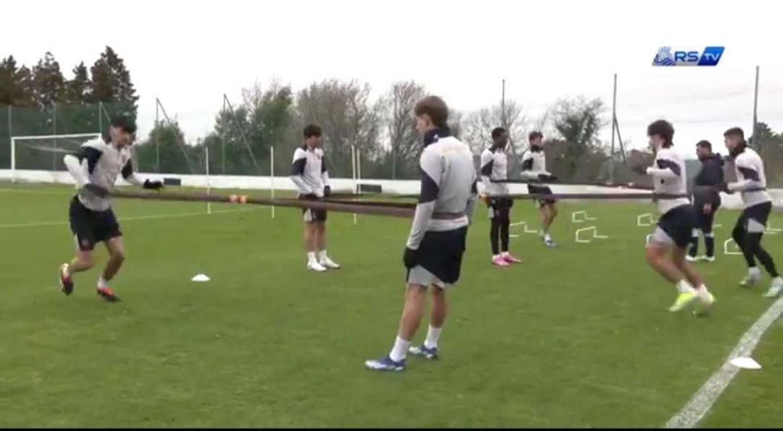 La Real Sociedad entrenando en A Madroa. // Twitter (@RealSociedad)