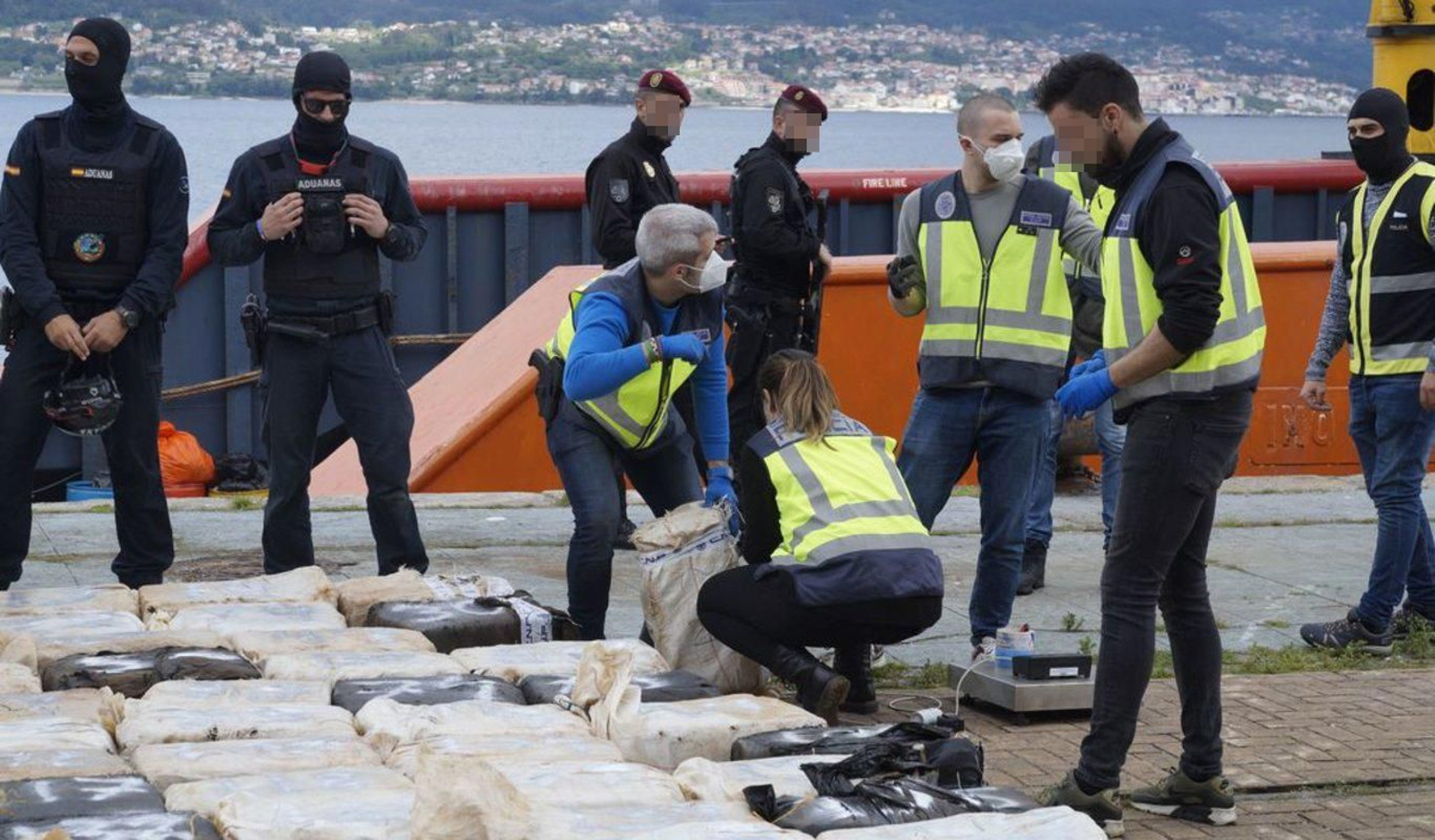El último gran alijo, de finales de abril,  de 4,5 toneladas de cocaína, en el puerto de Vigo.