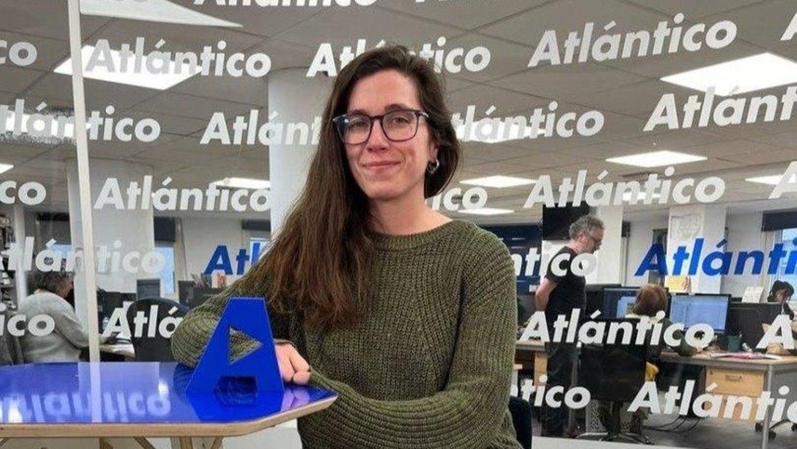 Lara Cortizas en el set de Atlántico TV.