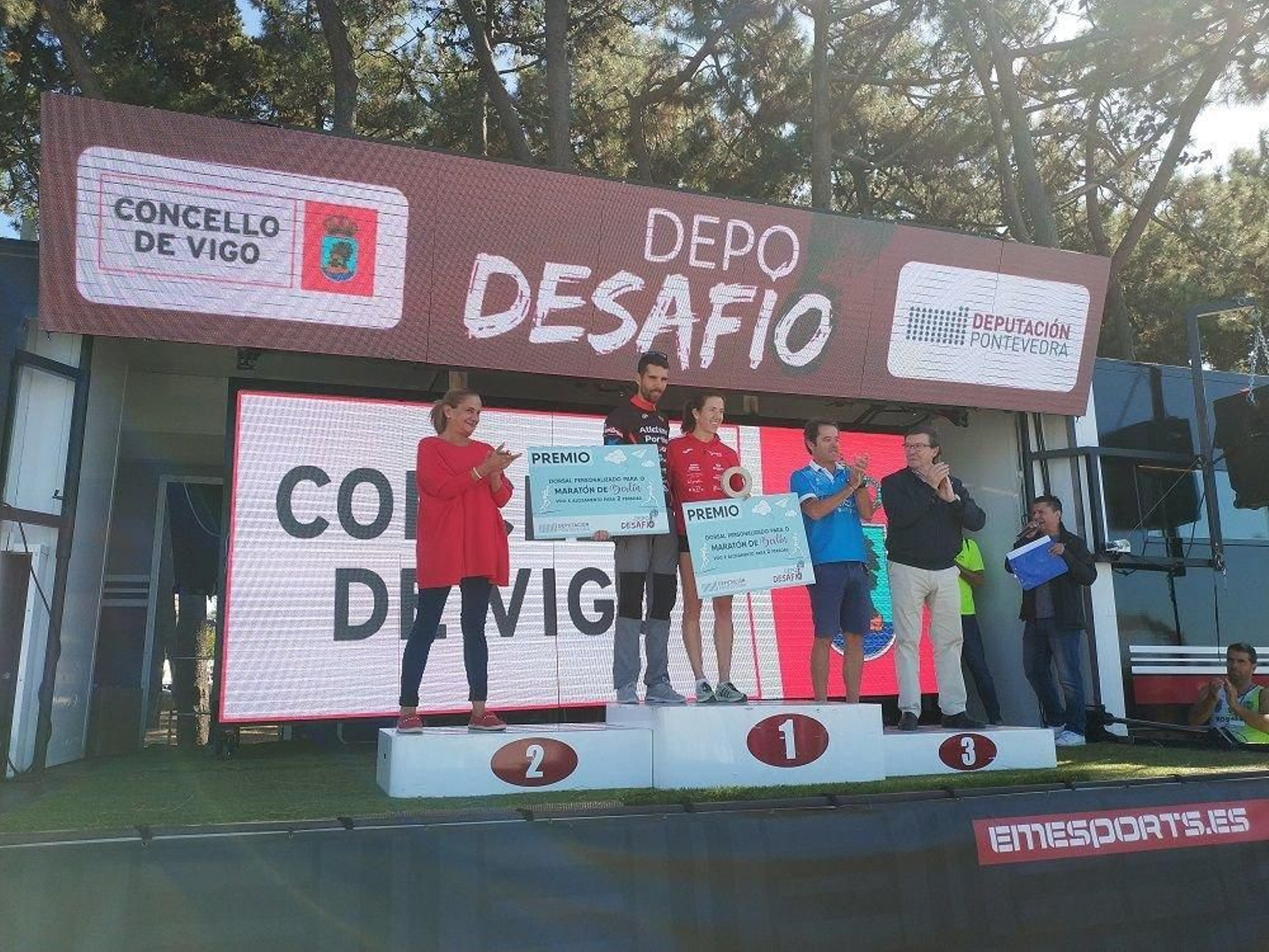 Brais Misa y Ariana González, ganadores del primer triatlón  depodesafío