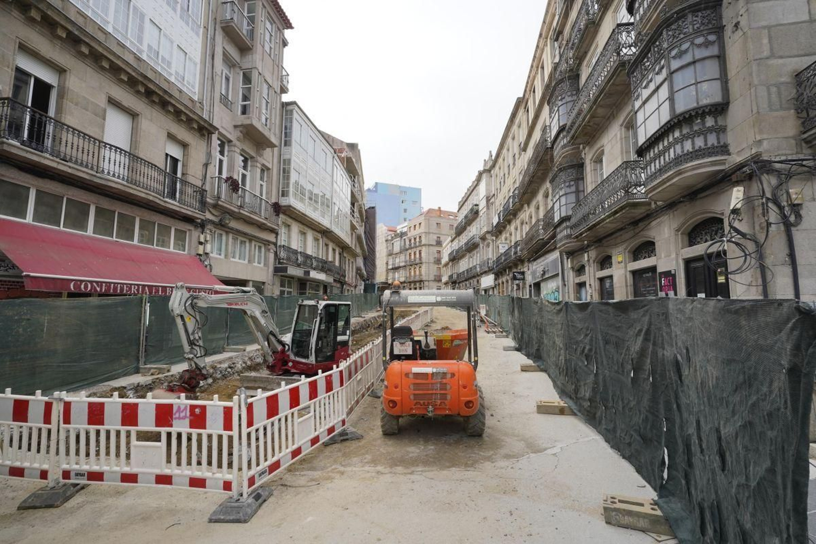 El Concello centra los trabajos en dar continuidad al túnel bajo la calle Elduayen, donde antes estaba prevista su salida.