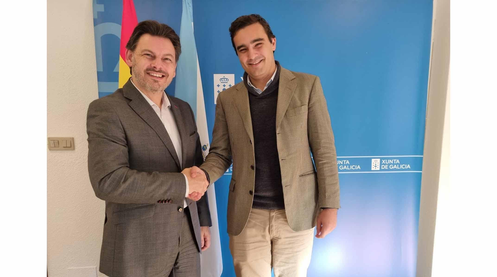 Antonio Rodríguez Miranda y Francisco Guisado, durante el encuentro celebrado en la sede de la SXE en la capital de Galicia