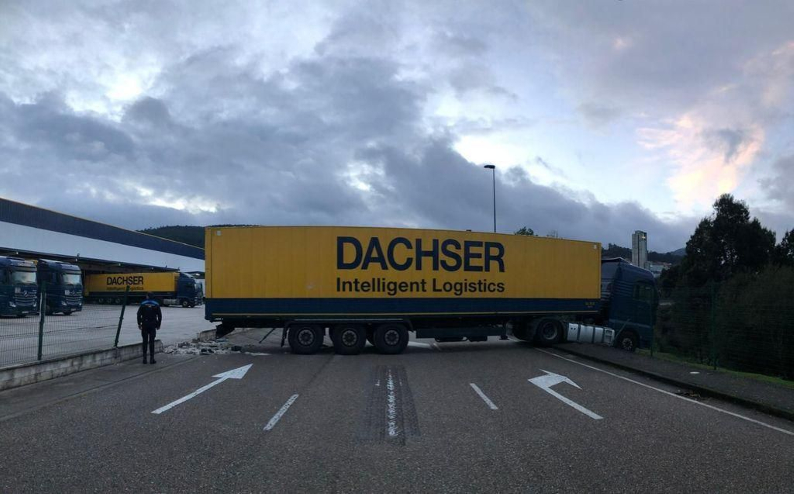 Un trailer sin conductor, en Valladares