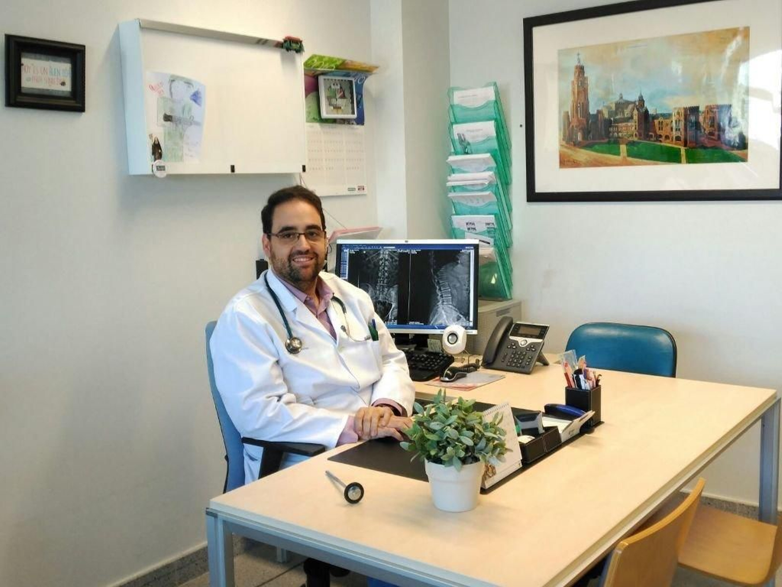 Rafael Melero, en su consulta del Hospital Meixoeiro.